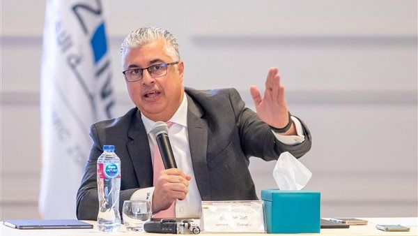بـ2.4 مليار دولار.. رئيس اقتصادية قناة السويس: صادراتنا تقدر بنسبة 6% من إجمالي صادرات مصر