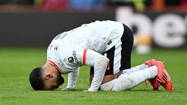محمد صلاح يتمسك بالصيام رغم التهديدات بالاستبعاد