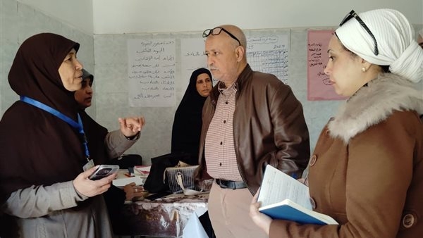 مكافأة صيدلانية و3 ممرضات ومجازاة طبيب في جولة لوكيل صحة الفيوم على الوحدات