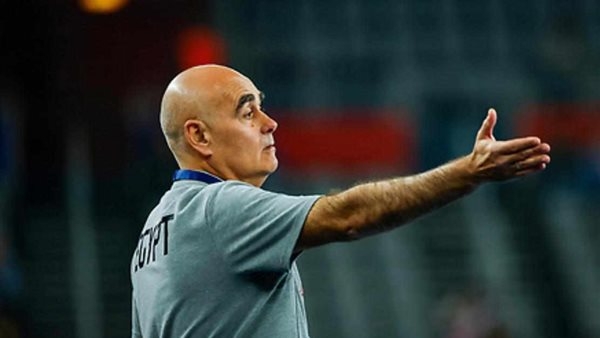 رسميًا.. رحيل خوان باستور المدير الفني لمنتخب مصر لكرة اليد