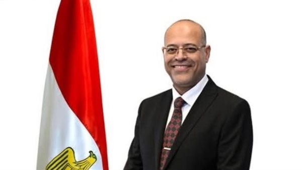 برواتب تصل لـ750 دولار.. وزير العمل يعلن عن 14 فرصة للتوظيف بإحدى الشركات بلبنان
