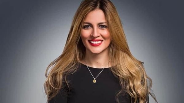 فاطمة الجولي أفضل قائدة نسائية في الاتصالات المؤسسية والتسويق بالقطاع المصرفي من WOMEN'S TABLOID خلال 2024