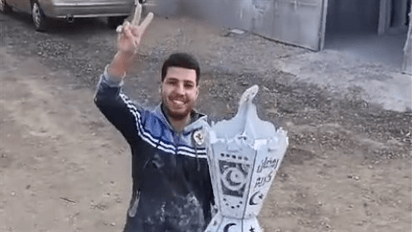 رسالة تضامن.. أول تعليق من نجار كفر الشيخ صاحب فيديو فانوس رمضان بقافلة غزة