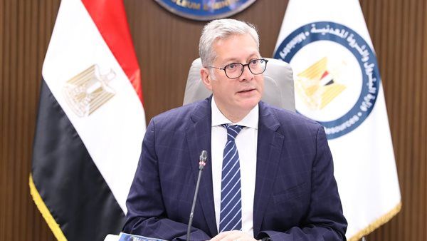 كريم بدوي: شركات البترول والغاز العالمية تكثف عملياتها في مصر