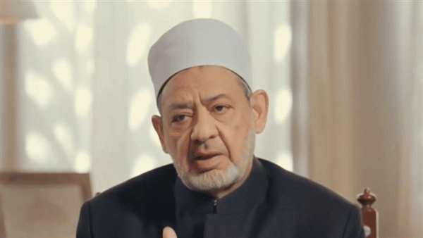 شيخ الأزهر يعزي المستشار ناصر معلا نائب رئيس مجلس الدولة في وفاة والده