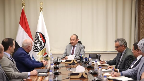 وزير قطاع الأعمال: نسعى للاستفادة من الأراضي غير المستغلة التابعة لشركات الوزارة لإقامة أنشطة صناعية