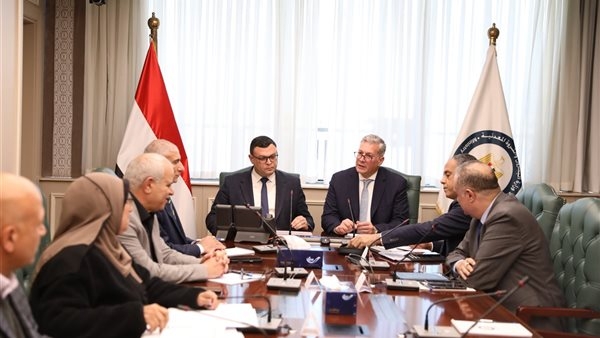 وزيرا البترول والإسكان يبحثان سبل تعزيز التعاون بين الهيئات التابعة لهما لتسريع تنفيذ المشروعات