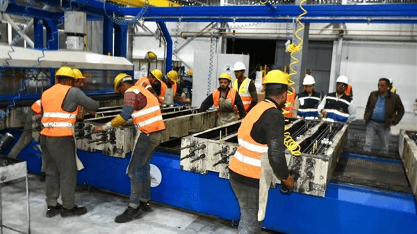 إدارة تشغيل وإقامة مصانع.. الشركات الإيطالية ترغب في التوسع بمجالات النقل المصرية