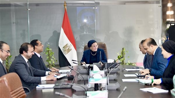 البيئة تبحث تنفيذ عدد من المشروعات في مجال المخلفات والتنوع البيولوجي