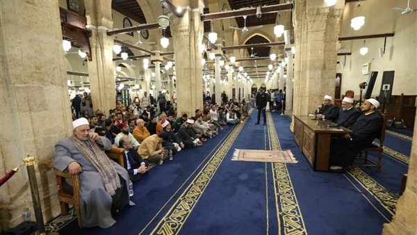 ملتقى الأزهر للقضايا الإسلامية: القرآن روح الأمة وسر عودتها ودونه تتيه في دروب الضياع