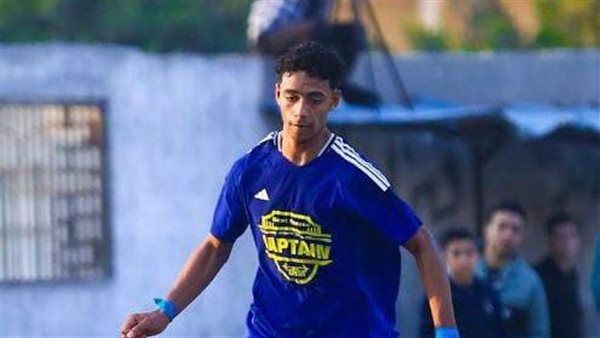 أحمد عمارة.. من نجومية الكرة بالدلنجات إلى قيادة التوك توك