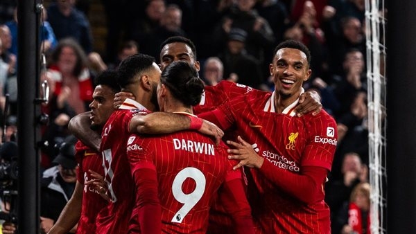 صدمة كبرى.. إصابة نجم ليفربول في معسكر منتخب بلاده