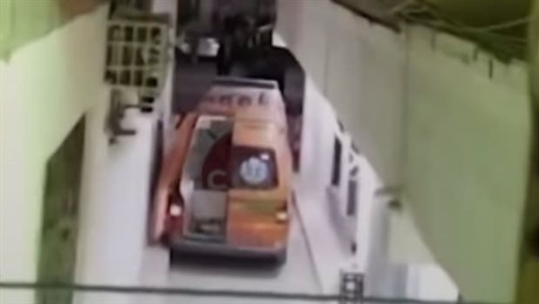 ننشر الصور الأولى لـ لحظة نقل جثامين ضحايا سفاح المعمورة من مسرح الجريمة للمشرحة