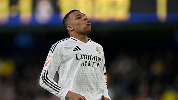 ريال مدريد يفوز بصعوبة على فياريال ويتصدر الدوري الإسباني مؤقتًا