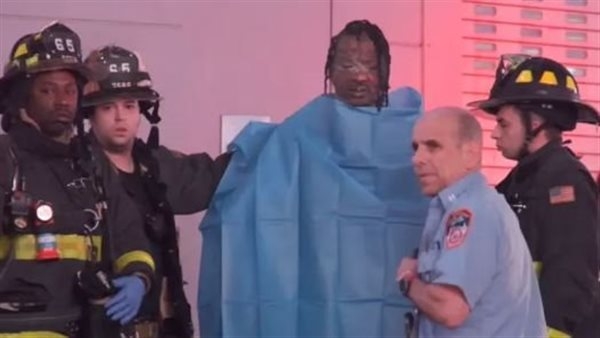 تقارير أمريكية: مشتبه به يشعل النيران في منظم حفلات بملهى ويفر إلى مصر