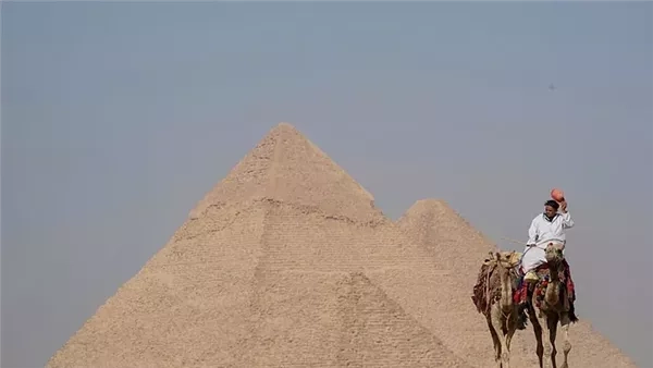 بعد الأبحاث الأخيرة.. هل تخفي أهرامات الجيزة مدينة غامضة تحت الأرض؟