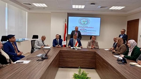 المصرية لنقل الكهرباء توقع عقدين مع شركة سيمنز لدعم الشبكة القومية الموحدة