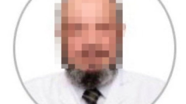 صور خاصة لمرضاه الصغار.. القصة الكاملة للقبض على طبيب مصري في السعودية لانتهاكه ميثاق المهنة