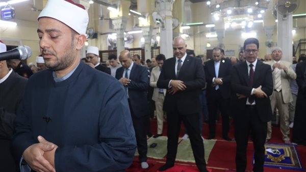 محافظ القليوبية ورئيس جامعة بنها يشهدان احتفالية ليلة القدر بمسجد ناصر
