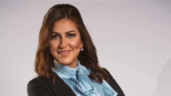 السيرة الذاتية لـ دينا مكسيموس أمين شؤون المصريين في الخارج بحزب الجبهة الوطنية