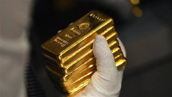 بعدما وصلت لأعلى مستوياتها.. أسعار الذهب تهبط عالميًا بأكثر من 27 دولارًا