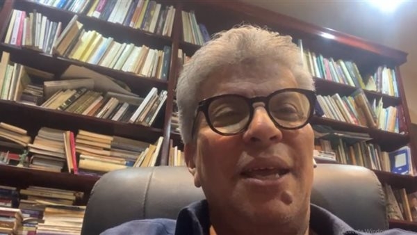 خالد منتصر يناشد وزير التعليم بضرورة تدريس نظرية التطور في منهج الأحياء بالثانوية العامة