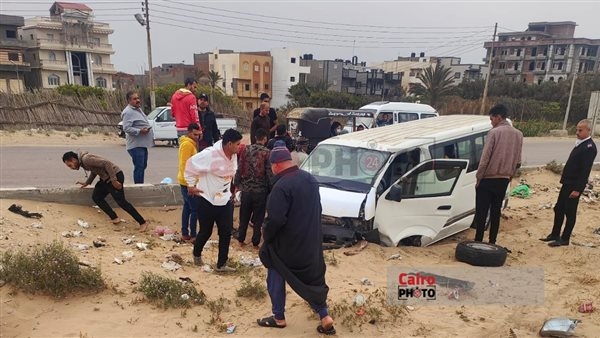 6 من عائلة واحدة.. تفاصيل إصابة 14 شخصًا في انقلاب ميكروباص على الطريق الدولي الساحلي بكفر الشيخ