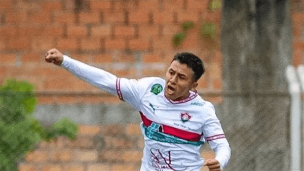 واقعة مأساوية بالملاعب.. وفاة لاعب بعد اصطدامه بحارس مرمى المنافس