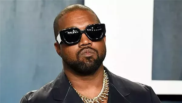 دعوى قضائية ضد كاني ويست باستغلال بيئة العمل في شركة Yeezy.. ادعاءات صادمة