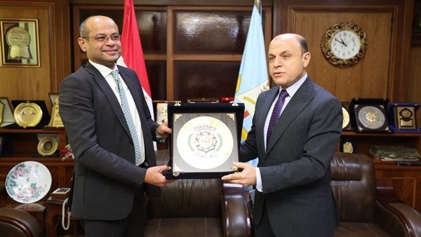 محافظ كفر الشيخ وأحمد الشيخ يفتتحان الدورة العاشرة لمؤتمر البورصة للتنمية