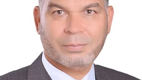 الدكتور فهد صلاح جاد الرب عميدًا لكلية البنات بأسوان خلفا لـ كامل محمد جاهين
