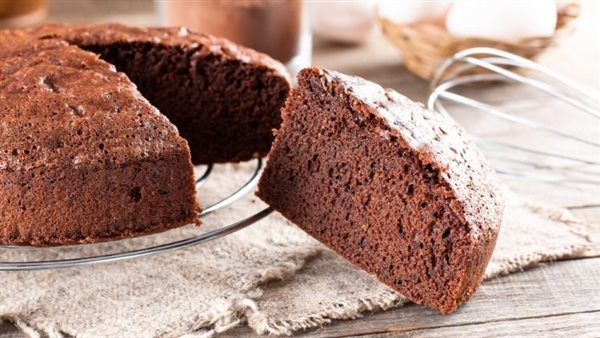 طريقة عمل كيكة قهوة باردة وسريعة.. طبق حلويات لذيذ وغير مكلف