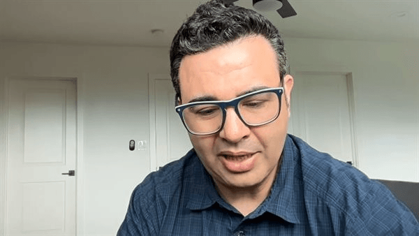 عصام حجي يشكر وزير الخارجية للمساعدة في نقل جثمان والدته للدفن في مصر