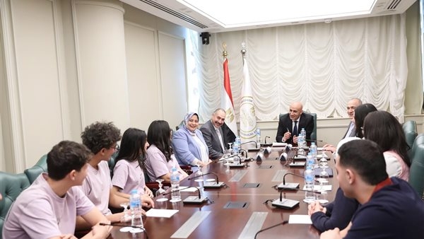 وزير التعليم يلتقي ممثلين لطلاب مدارس النيل الدولية.. ويستمع لآرائهم بشأن نظام الدراسة وتطلعاتهم الدراسية والمهنية