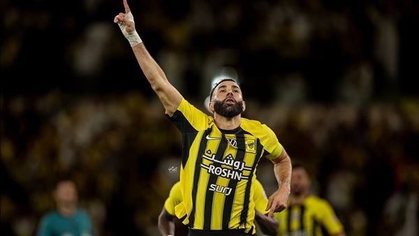 الاتحاد ينفرد بصدارة الدوري السعودي للمحترفين بعد الفوز على الاتفاق بثلاثية