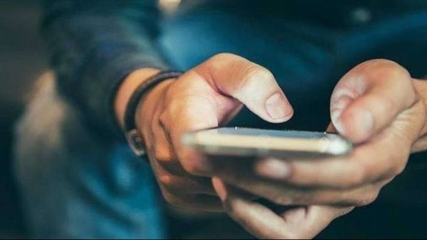 بالخطوات.. طريقة تغيير الساعة يدويًا على هواتف الأندرويد والايفون ios