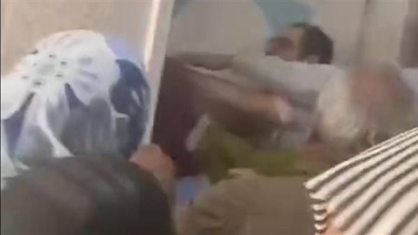 وسط صراخ المرضى.. مشاجرة بين مسؤولي مستشفى خيري في السويس