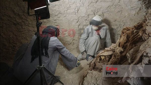 تماثيل وبقايا تابوت خشبي.. كشف أثري جديد للبعثة الإسبانية بالأقصر