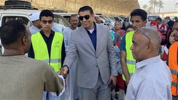 بمشاركة نائب المحافظ.. حملة توعوية ضد المخدرات تجوب مواقف الأقصر