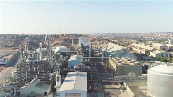 باستثمارات مليار جنيه.. توقيع عقد مشروع لإنتاج العبوات المعدنية بمنطقة السخنة الصناعية