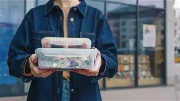 تصيب بأمراض القلب.. دراسة تحذر من المواد الكيميائية المخفية في البلاستيك المنزلي