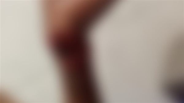 عاطل يعتدي على شاب بسلاح أبيض بعد اتهامه بسرقة طيور من أعلى عقار بالوراق