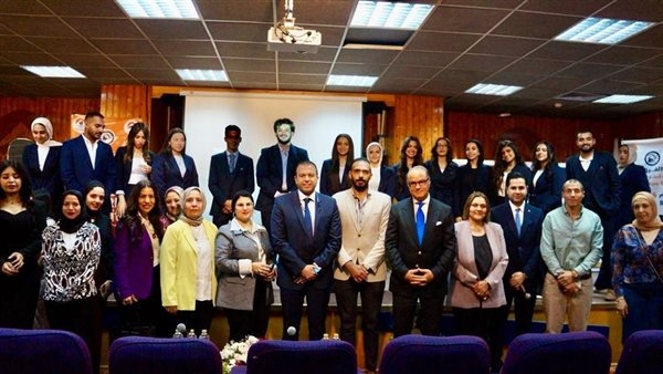 مناقشة مشروعات تخرج إعلام 6 أكتوبر بحضور نخبة من خبراء الإعلام