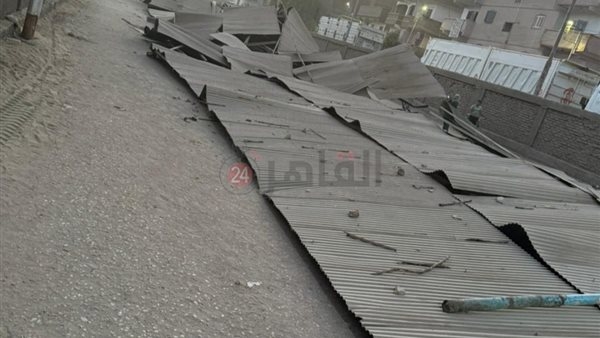سيارة اصطدمت في الأعمدة.. ننشر تقرير لجنة الفحص عن سبب انهيار سقف موقف على السيارات بقنا