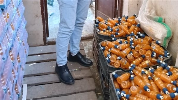 صحة الدقهلية تضبط 5000 زجاجة عصير و20 كيلو كبدة منتهية الصلاحية في حملة على الأغذية