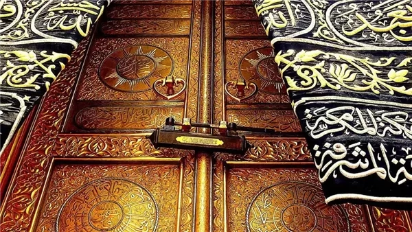 ما هي قصة سورة النساء كاملة؟.. تفاصيل واقعة مفتاح الكعبة ونهاية الزمان