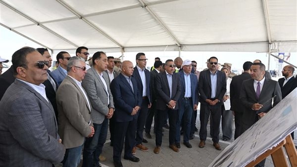 رئيس الوزراء يتفقد عدة مشروعات تنموية كبرى بالمحافظة