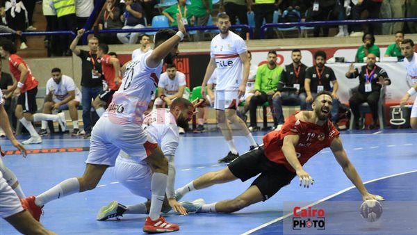 الأهلي يتقدم على الزمالك في الشوط الأول بنصف نهائي السوبر الإفريقي لكرة اليد