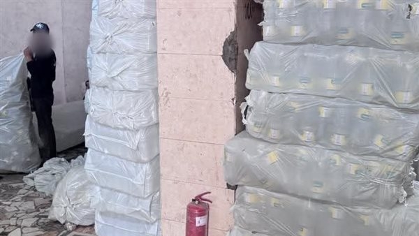 ضبط 15 طنا زيوتا مجهولة المصدر داخل منشأة مخالفة لتعبئة زيت الطعام بالمنوفية