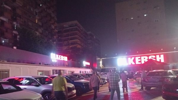 أبرزها القرش للسيارات ومطعم فرفشة وكافية الخديوي.. غلق وتشميع محال مخالفة بمصر الجديدة